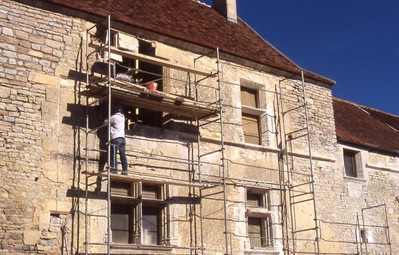 2004 restauration des fentres  meneau de l'ancien corps de logis