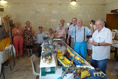 une partie des exposants